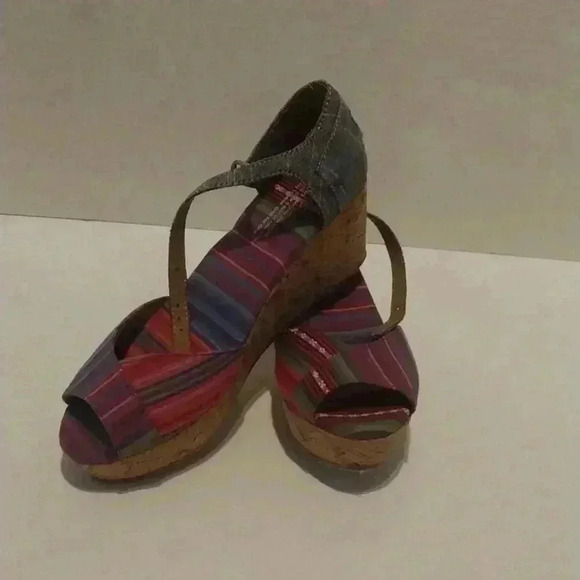 Toms Women Multicolor Wedge Sandals - Picture 1 of 4